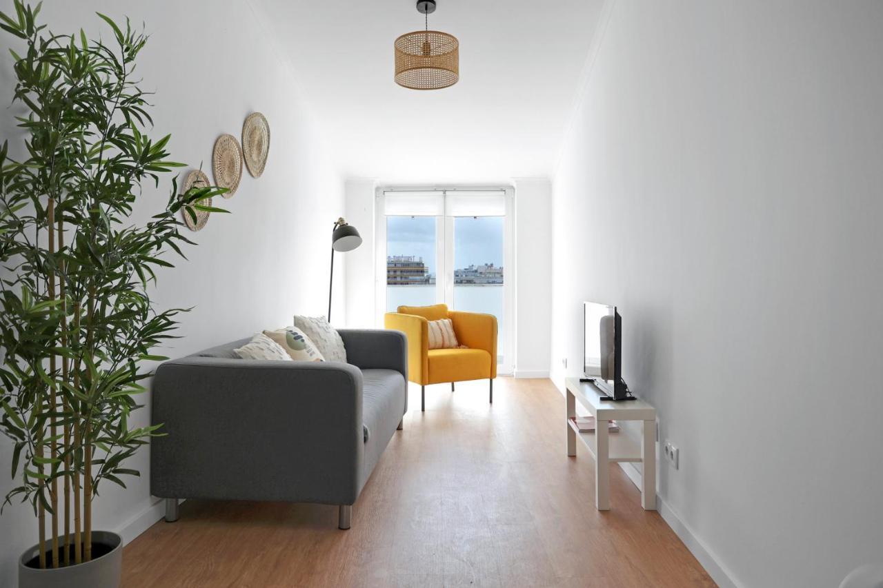 Sunny 2 Bedroom Apartment In Almada - Balconies With River View Exterior foto